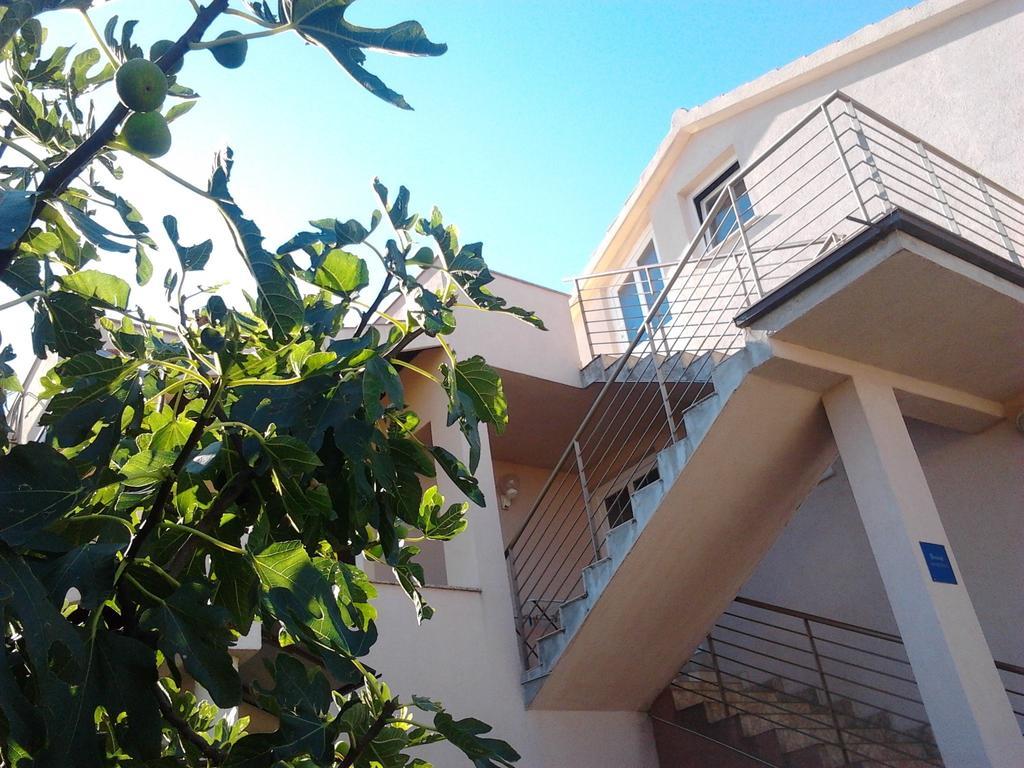Apartments Jadranica Муртер Екстер'єр фото